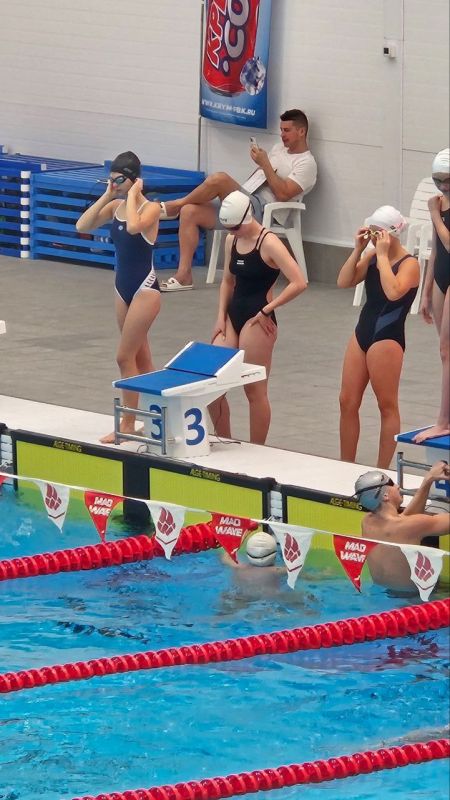 21-23 февраля в Симферополе состоялось первенство и чемпионат Крыма по плаванию, в котором приняли участие и юные пловцы Феодосии 21-23 февраля в Симферополе состоялось первенство и чемпионат Крыма по плаванию, в котором приняли участие и юные пловцы Феодосии