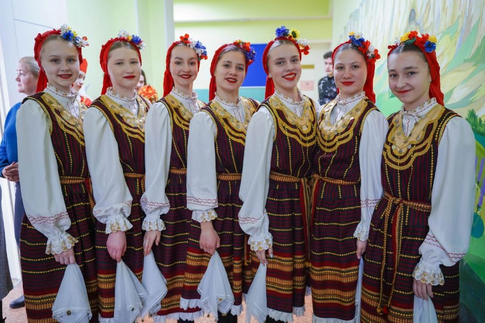 В рамках Международного Дня родного языка состоялся юбилейный XX Всекрымский творческий конкурс «Язык – душа народа», посвященный Году защитника Отечества В рамках Международного Дня родного языка состоялся юбилейный XX Всекрымский творческий конкурс «Язык – душа народа», посвященный Году защитника Отечества