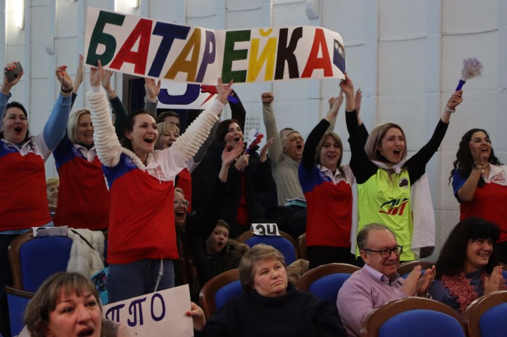 А ну-ка, парни!. В преддверии Дня защитника Отечества на Крымской железной дороге прошёл конкурс «А ну-ка, парни!» среди команд первичных профсоюзных организаций предприятия А ну-ка, парни!. В преддверии Дня защитника Отечества на Крымской железной дороге прошёл конкурс «А ну-ка, парни!» среди команд первичных профсоюзных организаций предприятия