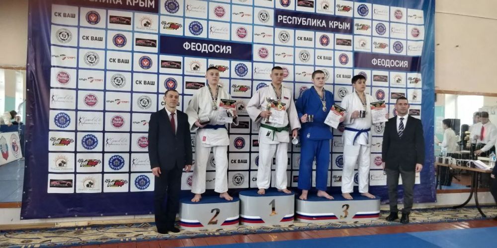 #знай_наших. Керчане привезли полный комплект наград с Республиканского турнира по дзюдо 22 февраля, в преддверии Дня Защитника Отечества, в Феодосии состоялся Республиканский турнир по дзюдо в двух возрастных категориях: у... #знай_наших. Керчане привезли полный комплект наград с Республиканского турнира по дзюдо 22 февраля, в преддверии Дня Защитника Отечества, в Феодосии состоялся Республиканский турнир по дзюдо в двух возрастных категориях: у...