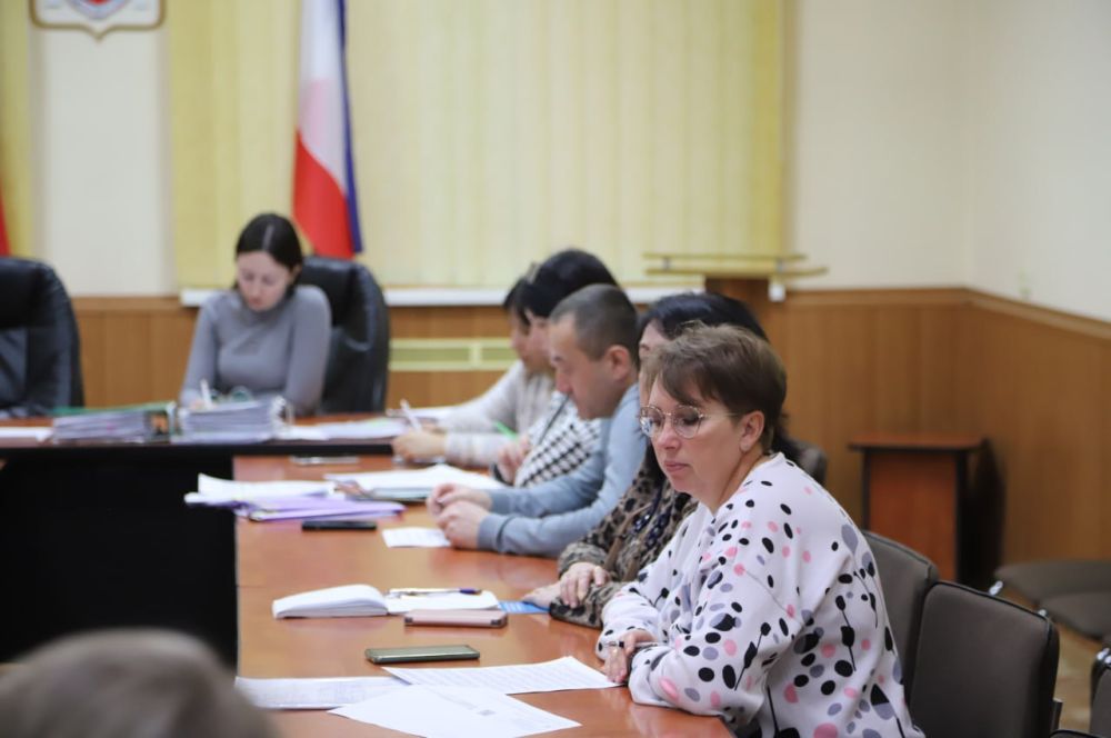 Сегодня на очередном заседании Комиссии по делам несовершеннолетних и защите их прав были рассмотрены административные материалы в отношении несовершеннолетних и законных представителей Сегодня на очередном заседании Комиссии по делам несовершеннолетних и защите их прав были рассмотрены административные материалы в отношении несовершеннолетних и законных представителей