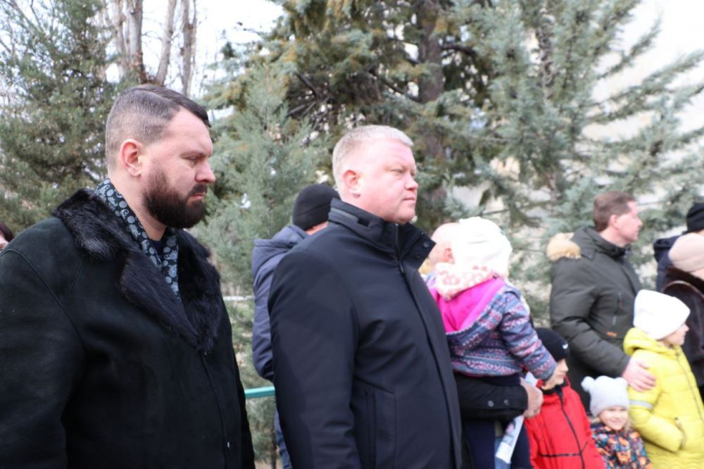В день защитника Крыма в Феодосии открыли памятную доску погибшему участнику СВО Артуру Килочоку В день защитника Крыма в Феодосии открыли памятную доску погибшему участнику СВО Артуру Килочоку