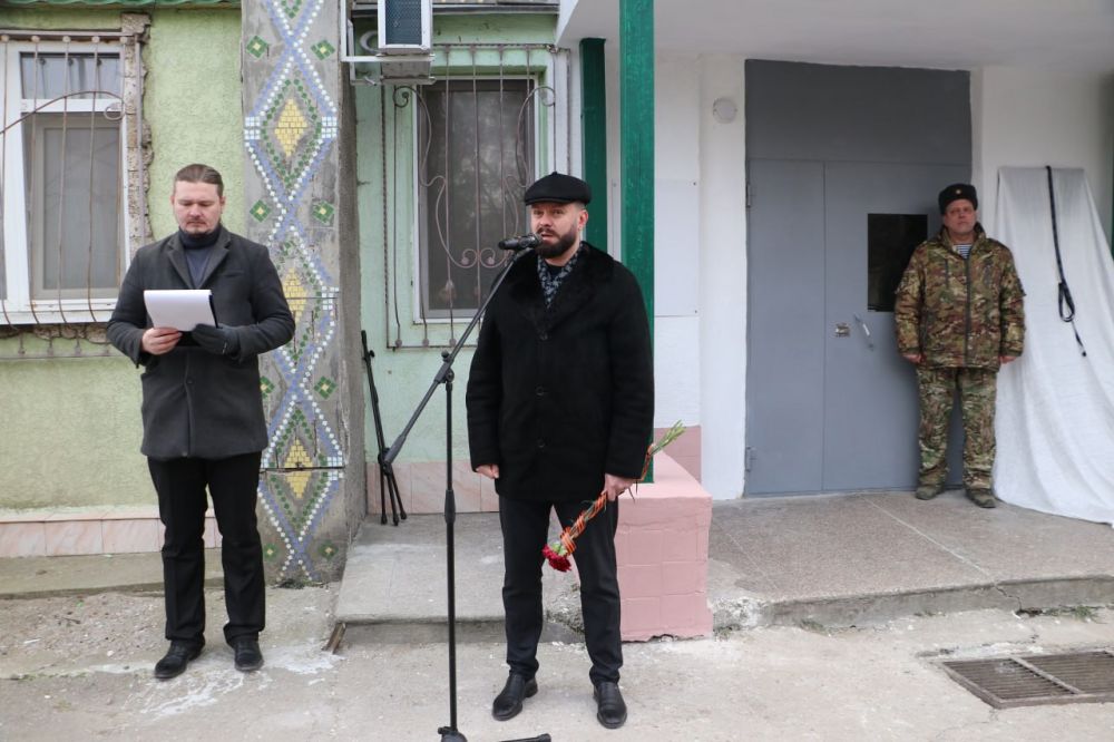 В Феодосии открыли памятную доску погибшему участнику СВО Сергею Рудому В Феодосии открыли памятную доску погибшему участнику СВО Сергею Рудому