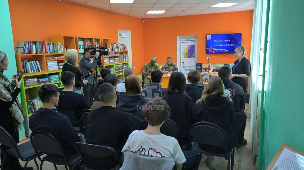 Школьникам Симферополя рассказали о тактической медицине и боевых буднях в зоне СВО Школьникам Симферополя рассказали о тактической медицине и боевых буднях в зоне СВО