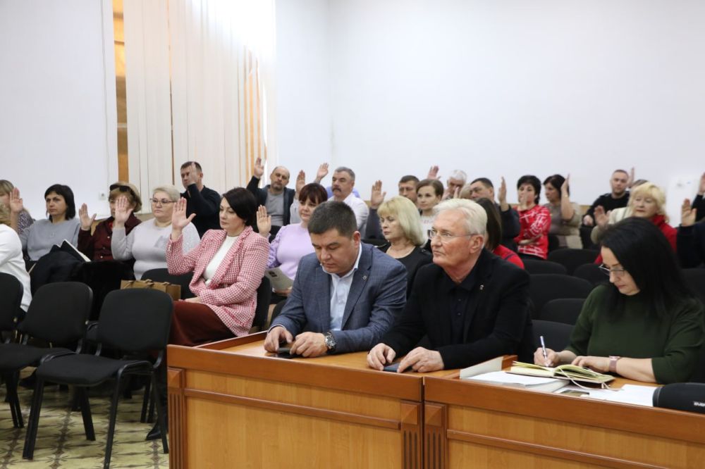 Ольга Урайкина: Сегодня в большом зале администрации Бахчисарайского района после заседания президиума, где были предварительно рассмотрены проекты решений, состоялась 8-я сессия Бахчисарайского районного совета 3-го созыва Ольга Урайкина: Сегодня в большом зале администрации Бахчисарайского района после заседания президиума, где были предварительно рассмотрены проекты решений, состоялась 8-я сессия Бахчисарайского районного совета 3-го созыва