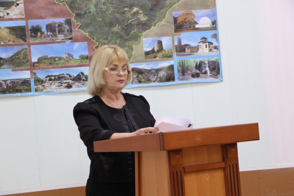 Ольга Урайкина: Сегодня в большом зале администрации Бахчисарайского района после заседания президиума, где были предварительно рассмотрены проекты решений, состоялась 8-я сессия Бахчисарайского районного совета 3-го созыва Ольга Урайкина: Сегодня в большом зале администрации Бахчисарайского района после заседания президиума, где были предварительно рассмотрены проекты решений, состоялась 8-я сессия Бахчисарайского районного совета 3-го созыва