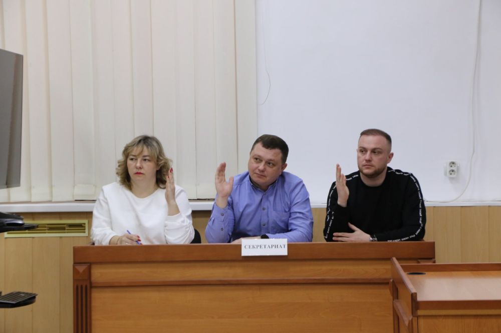 Ольга Урайкина: Сегодня в большом зале администрации Бахчисарайского района после заседания президиума, где были предварительно рассмотрены проекты решений, состоялась 8-я сессия Бахчисарайского районного совета 3-го созыва Ольга Урайкина: Сегодня в большом зале администрации Бахчисарайского района после заседания президиума, где были предварительно рассмотрены проекты решений, состоялась 8-я сессия Бахчисарайского районного совета 3-го созыва