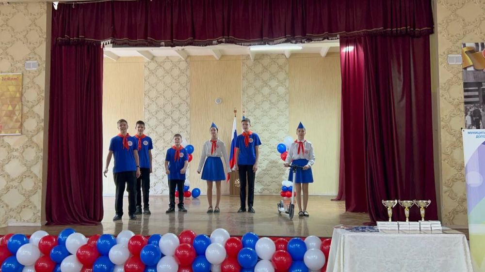26 февраля на базе муниципального бюджетного образовательного учреждения «СОШ №15 им. А.П. Шеплякова» Симферополя состоялся ежегодный муниципальный конкурс-игра «Дорожные приключения», в котором приняли участие 11 школ... 26 февраля на базе муниципального бюджетного образовательного учреждения «СОШ №15 им. А.П. Шеплякова» Симферополя состоялся ежегодный муниципальный конкурс-игра «Дорожные приключения», в котором приняли участие 11 школ...