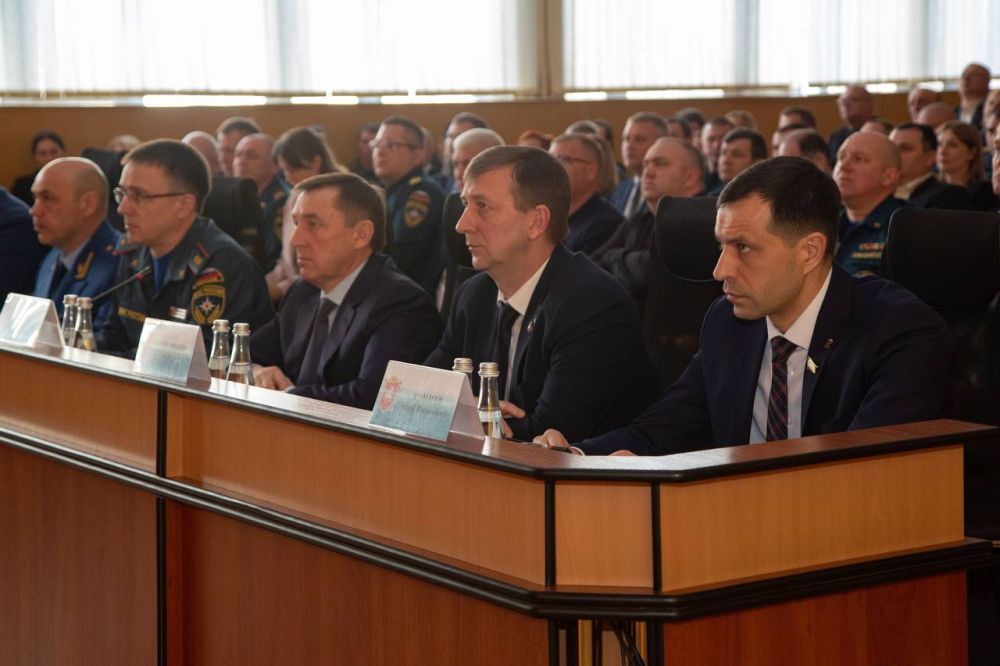В Главном управлении МЧС России по Республике Крым подвели итоги деятельности территориальной подсистемы единой государственной системы предупреждения и ликвидации чрезвычайных ситуаций (РСЧС) Республики Крым за 2024 год и... В Главном управлении МЧС России по Республике Крым подвели итоги деятельности территориальной подсистемы единой государственной системы предупреждения и ликвидации чрезвычайных ситуаций (РСЧС) Республики Крым за 2024 год и...