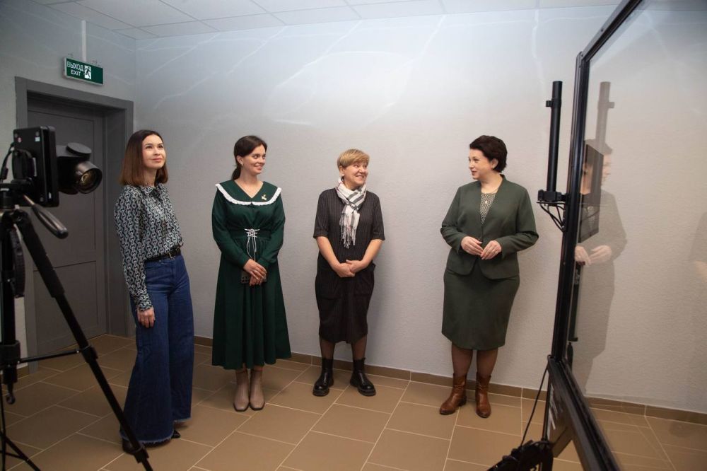 Симферопольским школьникам провели мастер-класс по журналистике Симферопольским школьникам провели мастер-класс по журналистике