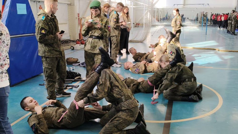 Керченские юнармейцы выиграли военно-спортивные соревнования в Рязани Керченские юнармейцы выиграли военно-спортивные соревнования в Рязани