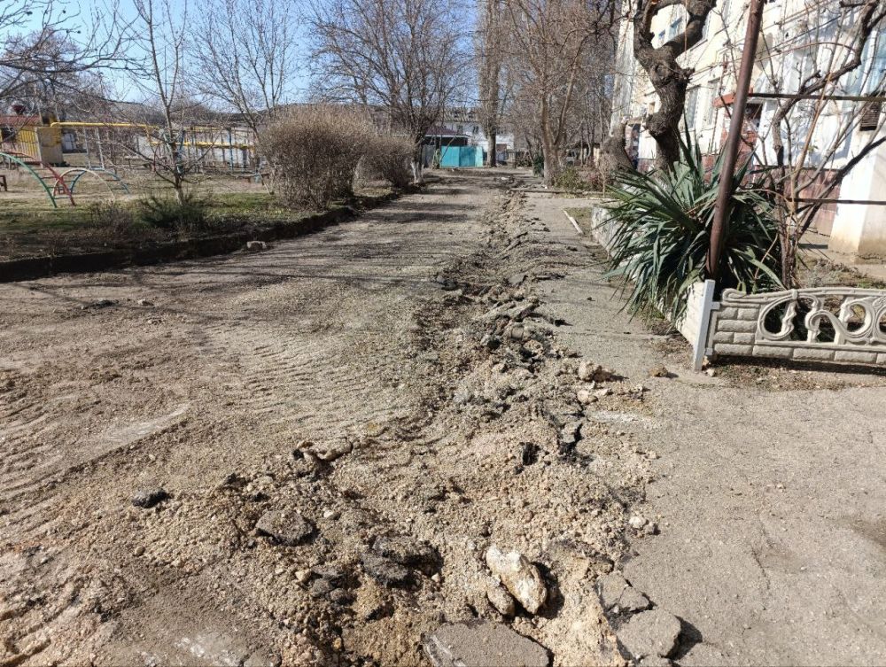 В Джанкойском районе стартовало благоустройство придомовых и общественных территорий В Джанкойском районе стартовало благоустройство придомовых и общественных территорий