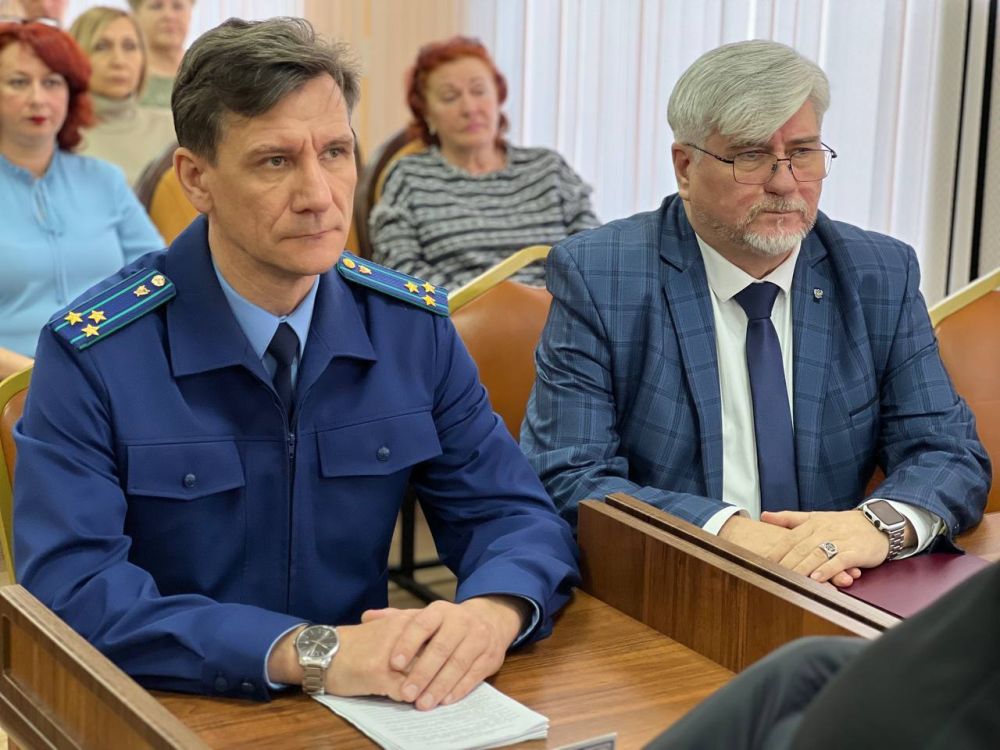 Игорь Ивин: Сегодня на заседании сессии Джанкойского городского совета представил депутатам отчёт о деятельности администрации за прошедший 2024 год: отметил основные достижения в сфере ЖКХ, благоустройства, образования... Игорь Ивин: Сегодня на заседании сессии Джанкойского городского совета представил депутатам отчёт о деятельности администрации за прошедший 2024 год: отметил основные достижения в сфере ЖКХ, благоустройства, образования...