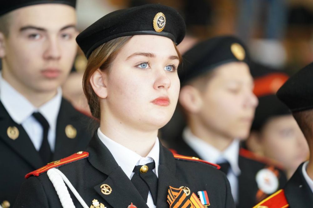 Растим патриотов. В Республике Крым проходит региональный этап военно-спортивного кадетского многоборья «Растим патриотов» среди учащихся кадетских и казачьих классов общеобразовательных организаций Растим патриотов. В Республике Крым проходит региональный этап военно-спортивного кадетского многоборья «Растим патриотов» среди учащихся кадетских и казачьих классов общеобразовательных организаций