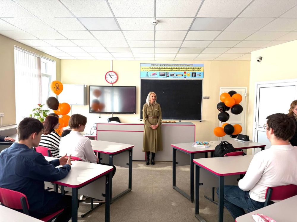 Анастасия Гридчина: Сегодня в рамках «Разговоры о важном» провела урок в школе МБОУ «Мирновская школа № 1 им. Н.Н. Белова» посвященный 82-й годовщине уничтожения фашистами деревни Хатынь Анастасия Гридчина: Сегодня в рамках «Разговоры о важном» провела урок в школе МБОУ «Мирновская школа № 1 им. Н.Н. Белова» посвященный 82-й годовщине уничтожения фашистами деревни Хатынь