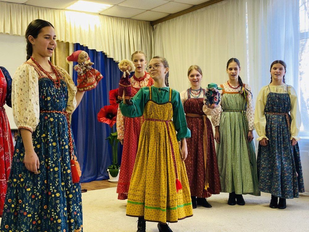 Детский фольклорный ансамбль «РАдоница» выступил с творческой программой, посвящённой Масленице Детский фольклорный ансамбль «РАдоница» выступил с творческой программой, посвящённой Масленице
