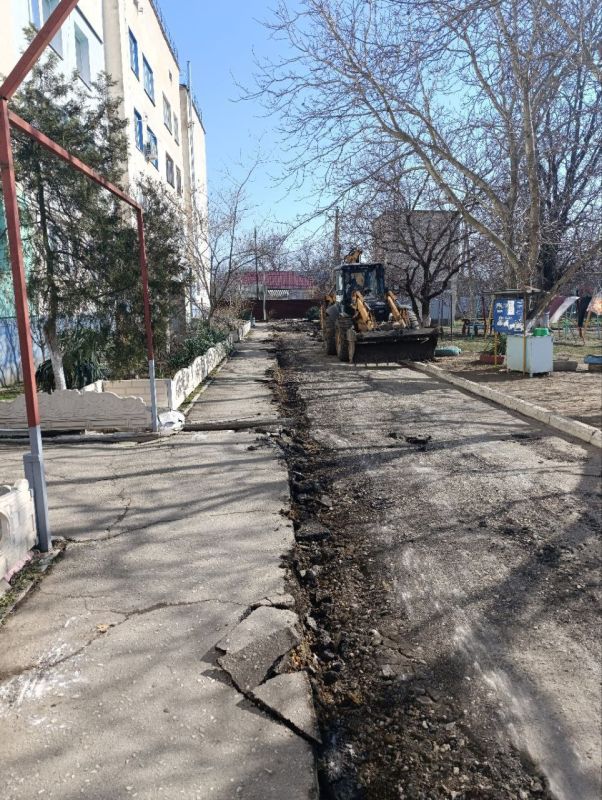 28 февраля 2025 года в Джанкойском районе начались работы по благоустройству придомовых и общественных территорий 28 февраля 2025 года в Джанкойском районе начались работы по благоустройству придомовых и общественных территорий