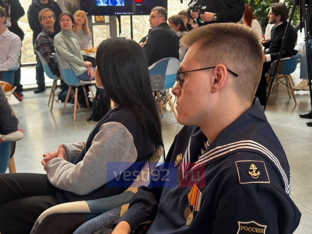 В Новом Херсонесе прошло открытие молодёжного центра «Точка Опоры» В Новом Херсонесе прошло открытие молодёжного центра «Точка Опоры»