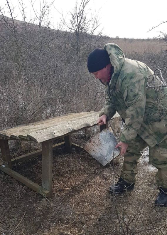 Ольга Славгородская: Любим и заботимся. Сотрудники наших подведомственных учреждений – ГАУ РК «Раздольненское лесоохотничье хозяйство» и ГАУ РК «УООПТ» - подкармливают диких животных и зимующих птиц (среди частых гостей -... Ольга Славгородская: Любим и заботимся. Сотрудники наших подведомственных учреждений – ГАУ РК «Раздольненское лесоохотничье хозяйство» и ГАУ РК «УООПТ» - подкармливают диких животных и зимующих птиц (среди частых гостей -...
