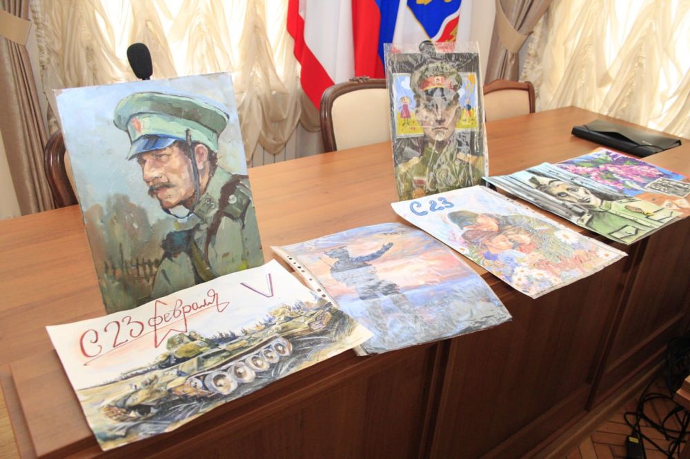 В Симферополе подвели итоги конкурса рисунков «Есть такая профессия – Родину защищать» В Симферополе подвели итоги конкурса рисунков «Есть такая профессия – Родину защищать»
