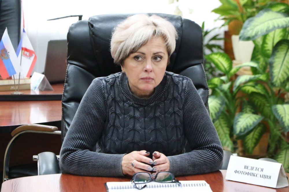 Ольга Урайкина: В рамках следующего приёма граждан, встреча прошла при участии заместителя главы администрации Бахчисарайского района Екатерины Глинкиной, начальника отдела по вопросам архитектуры, градостроительства... Ольга Урайкина: В рамках следующего приёма граждан, встреча прошла при участии заместителя главы администрации Бахчисарайского района Екатерины Глинкиной, начальника отдела по вопросам архитектуры, градостроительства...