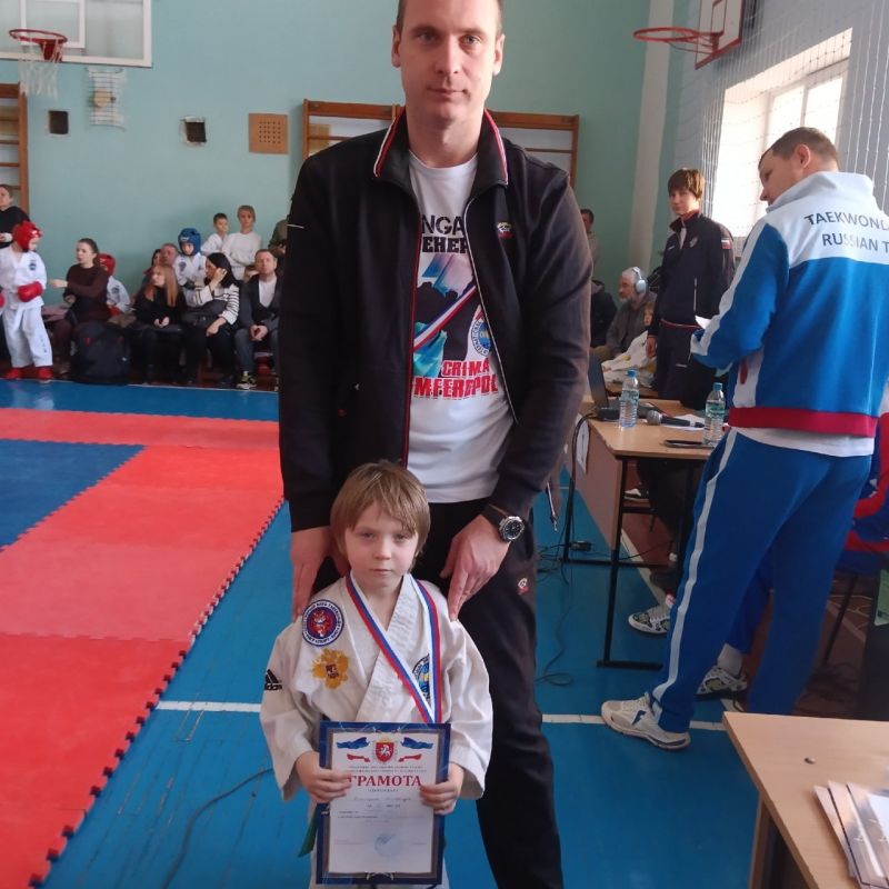 1 марта в спортивном зале школы № 43 в Симферополе состоялся турнир по тхэквондо ИТФ, посвящённый Дню защитника Отечества, в котором приняли участие около 110 юных спортсменов из многих уголков Крыма 1 марта в спортивном зале школы № 43 в Симферополе состоялся турнир по тхэквондо ИТФ, посвящённый Дню защитника Отечества, в котором приняли участие около 110 юных спортсменов из многих уголков Крыма