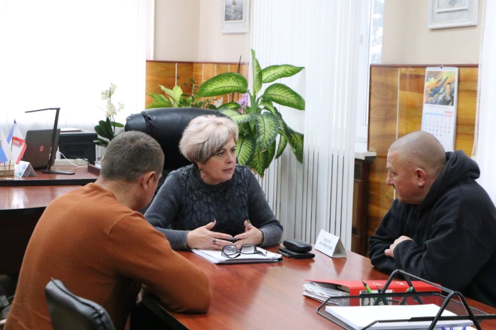 Ольга Урайкина: Сегодня в присутствии главы администрации Скалистовского сельского поселения Руслана Фурсенко, состоялся прием граждан с жителем Скалистовского сельского поселения, старостой с. Глубокий Яр Русланом Фиргано Ольга Урайкина: Сегодня в присутствии главы администрации Скалистовского сельского поселения Руслана Фурсенко, состоялся прием граждан с жителем Скалистовского сельского поселения, старостой с. Глубокий Яр Русланом Фиргано