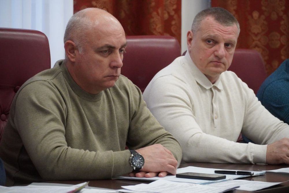 Глава администрации Керчи Олег КАТОРГИН провел аппаратное совещание с заместителями и начальниками структурных подразделений администрации Глава администрации Керчи Олег КАТОРГИН провел аппаратное совещание с заместителями и начальниками структурных подразделений администрации
