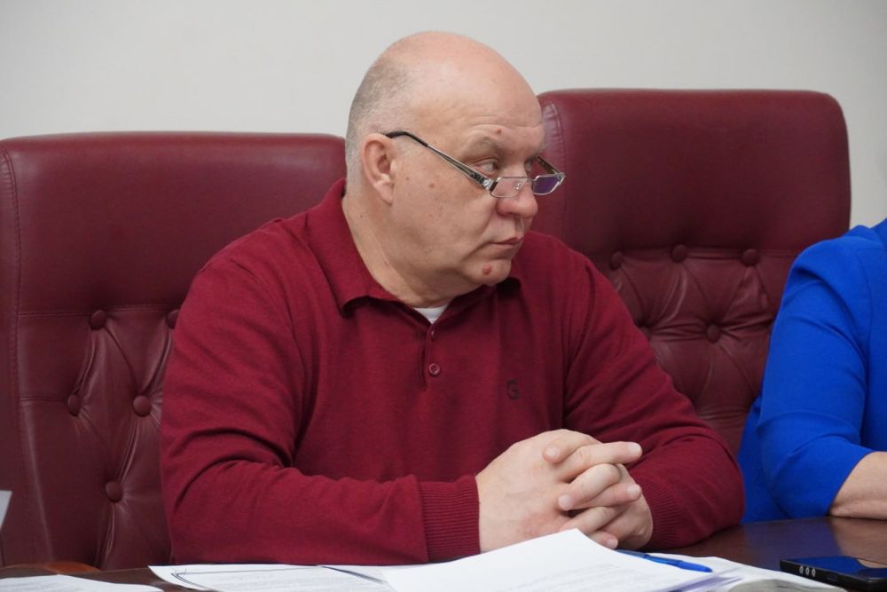 Глава администрации Керчи Олег КАТОРГИН провел аппаратное совещание с заместителями и начальниками структурных подразделений администрации Глава администрации Керчи Олег КАТОРГИН провел аппаратное совещание с заместителями и начальниками структурных подразделений администрации