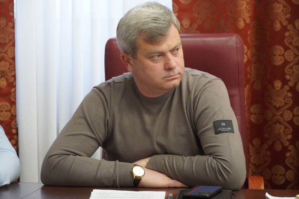 Глава администрации Керчи Олег КАТОРГИН провел аппаратное совещание с заместителями и начальниками структурных подразделений администрации Глава администрации Керчи Олег КАТОРГИН провел аппаратное совещание с заместителями и начальниками структурных подразделений администрации