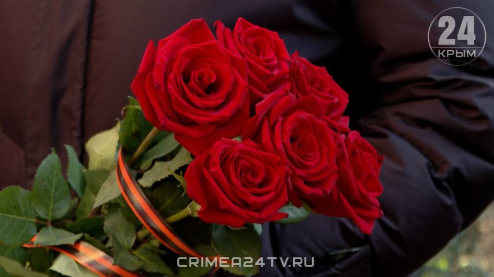 Табличку, посвящённую участнику СВО, установили в Ялте Табличку, посвящённую участнику СВО, установили в Ялте