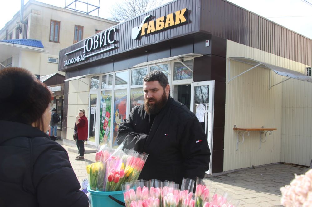 #городские_новости. Специалисты управления муниципального контроля проводят рейды по выявлению фактов незаконной торговли. Проверочные мероприятия проводятся на постоянной основе. В преддверии Международного женского дня... #городские_новости. Специалисты управления муниципального контроля проводят рейды по выявлению фактов незаконной торговли. Проверочные мероприятия проводятся на постоянной основе. В преддверии Международного женского дня...