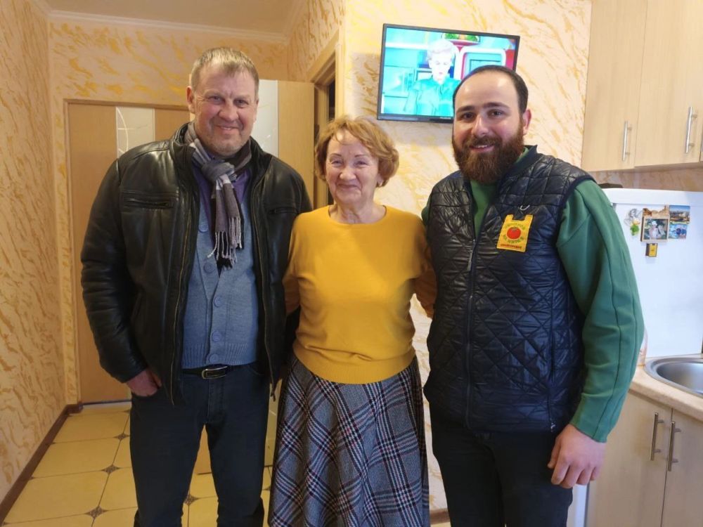 «Материнское сердце». В Гаспре в преддверии Международного женского дня поздравляли жительниц посёлка, имеющих статус детей войны «Материнское сердце». В Гаспре в преддверии Международного женского дня поздравляли жительниц посёлка, имеющих статус детей войны