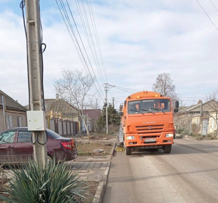 Стартовал весенний сезон механизированной уборки городских дорог Стартовал весенний сезон механизированной уборки городских дорог