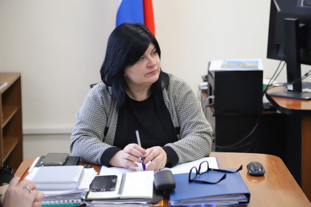 Анжелика Ястребова: Провела встречу с гражданами через видеоконференцсвязь Анжелика Ястребова: Провела встречу с гражданами через видеоконференцсвязь