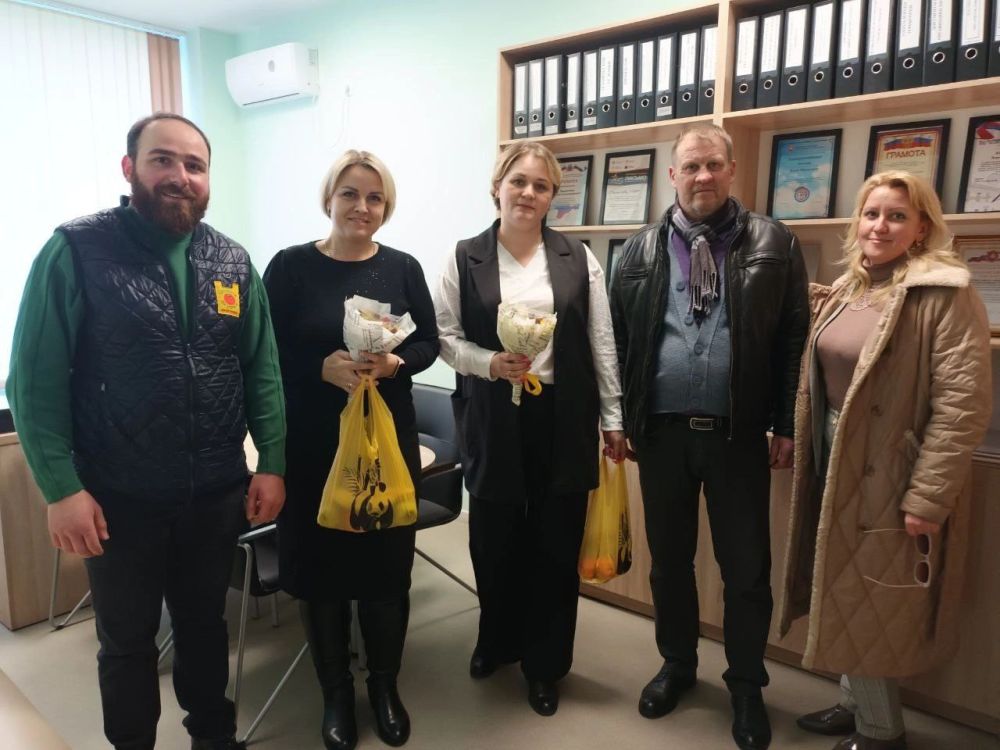 «Материнское сердце». В Гаспре в преддверии Международного женского дня поздравляли жительниц посёлка, имеющих статус детей войны «Материнское сердце». В Гаспре в преддверии Международного женского дня поздравляли жительниц посёлка, имеющих статус детей войны