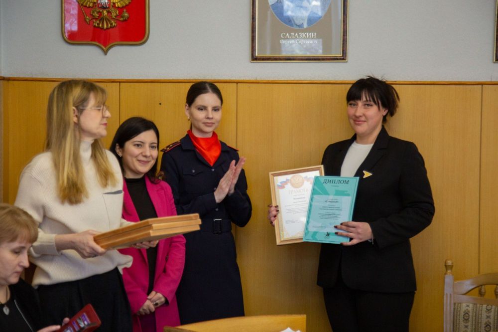 Сотрудники МВД по Республике Крым приняли участие в заседании Регионального совета по гражданско-патриотическому воспитанию, профилактике терроризма и деструктивного поведения молодежи при КФУ им.В.И Сотрудники МВД по Республике Крым приняли участие в заседании Регионального совета по гражданско-патриотическому воспитанию, профилактике терроризма и деструктивного поведения молодежи при КФУ им.В.И