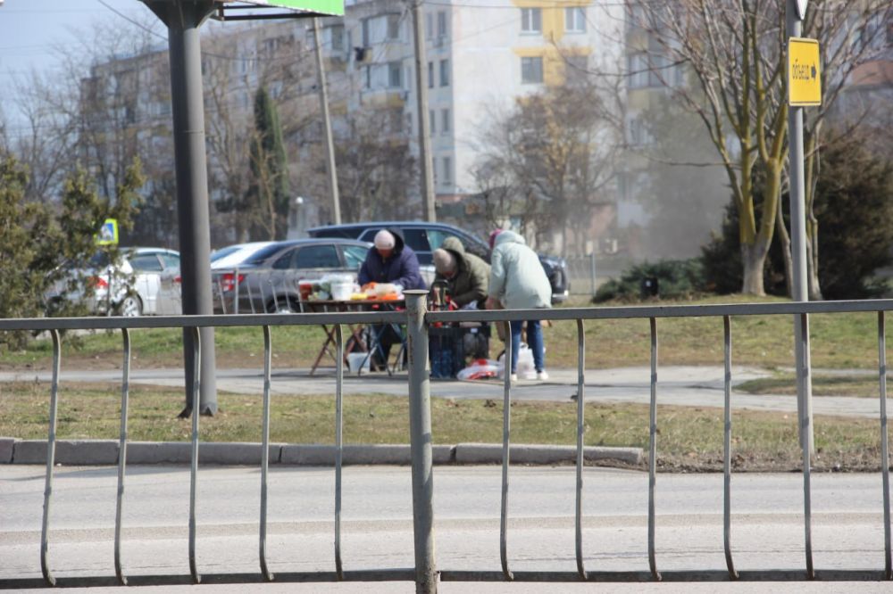 #городские_новости. Специалисты управления муниципального контроля проводят рейды по выявлению фактов незаконной торговли. Проверочные мероприятия проводятся на постоянной основе. В преддверии Международного женского дня... #городские_новости. Специалисты управления муниципального контроля проводят рейды по выявлению фактов незаконной торговли. Проверочные мероприятия проводятся на постоянной основе. В преддверии Международного женского дня...