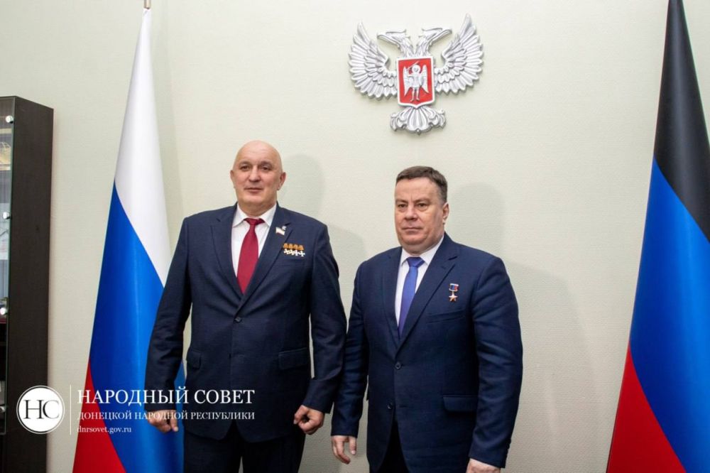 Донецкую Народную Республику посетил депутат Государственного Совета Республики Крым Виктор Аносов Донецкую Народную Республику посетил депутат Государственного Совета Республики Крым Виктор Аносов