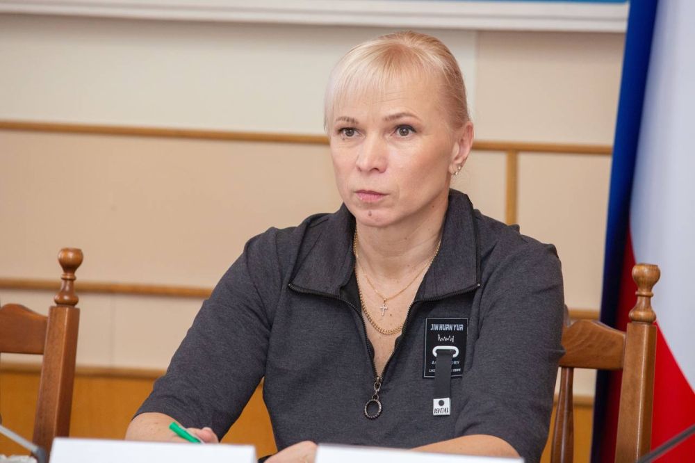 Кадровое обеспечение организаций здравоохранения и образования обсудили в рамках «правительственного часа» в Госдуме РФ. Главы профильных комитетов крымского парламента и представители республиканских министерств приняли... Кадровое обеспечение организаций здравоохранения и образования обсудили в рамках «правительственного часа» в Госдуме РФ. Главы профильных комитетов крымского парламента и представители республиканских министерств приняли...
