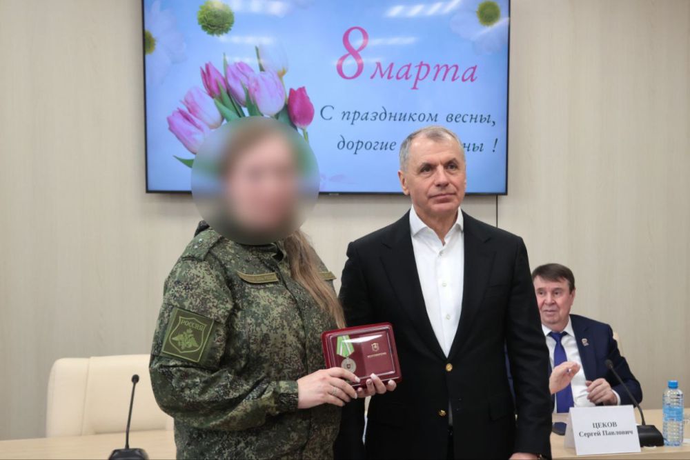 Владимир Константинов: В канун Международного женского дня наградил крымчанок: участниц СВО, сотрудников МВД и МЧС, педагогов, врачей, спортсменок, деятелей культуры, социальных работников Владимир Константинов: В канун Международного женского дня наградил крымчанок: участниц СВО, сотрудников МВД и МЧС, педагогов, врачей, спортсменок, деятелей культуры, социальных работников