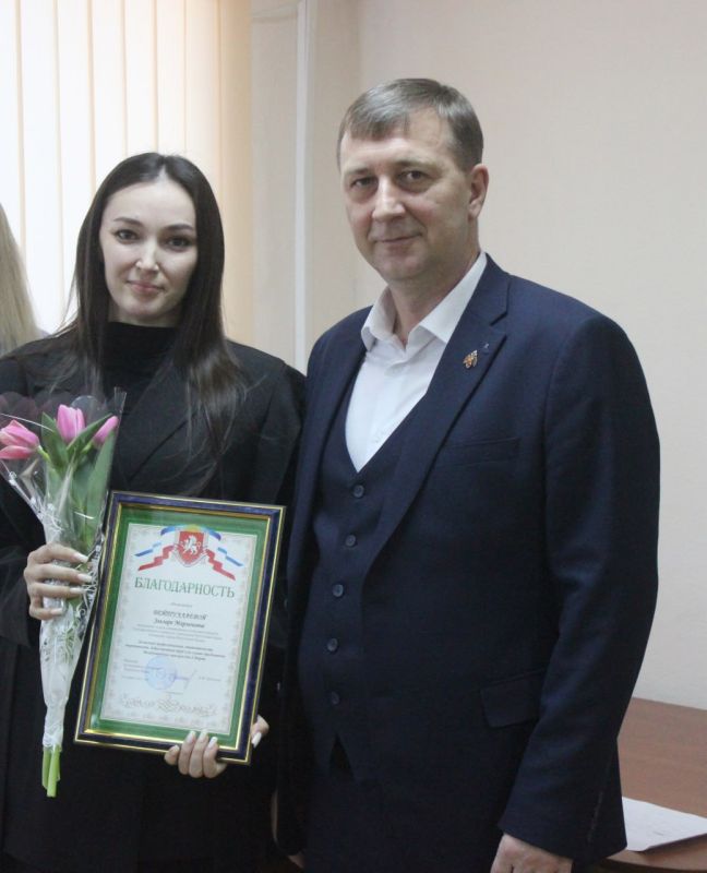 Алексей Ерёменко: В преддверии Международного женского дня поздравил сотрудниц министерства с наступающим праздником и вручил нашим прекрасным женщинам заслуженные награды! Алексей Ерёменко: В преддверии Международного женского дня поздравил сотрудниц министерства с наступающим праздником и вручил нашим прекрасным женщинам заслуженные награды!