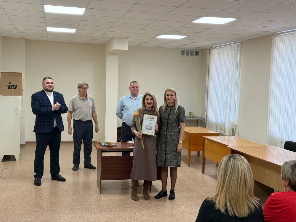 Анастасия Гридчина: От имени Председателя Государственного Совета Республики Крым Владимира Константинова вручила благодарственные письма сотрудницам Симферопольской поликлиники №5 в преддверии Международного женского дня Анастасия Гридчина: От имени Председателя Государственного Совета Республики Крым Владимира Константинова вручила благодарственные письма сотрудницам Симферопольской поликлиники №5 в преддверии Международного женского дня