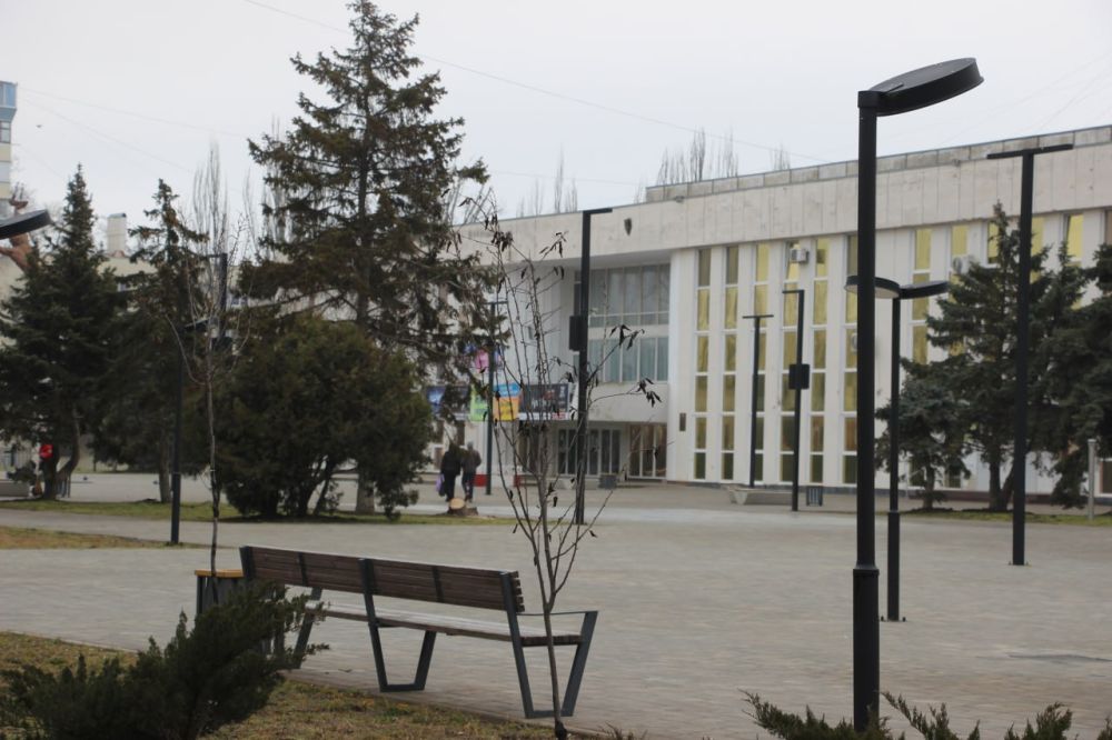 #жкх. Сотрудники Службы городского хозяйства очищают ливневку за домами №25 и №27 по ул. Свердлова #жкх. Сотрудники Службы городского хозяйства очищают ливневку за домами №25 и №27 по ул. Свердлова