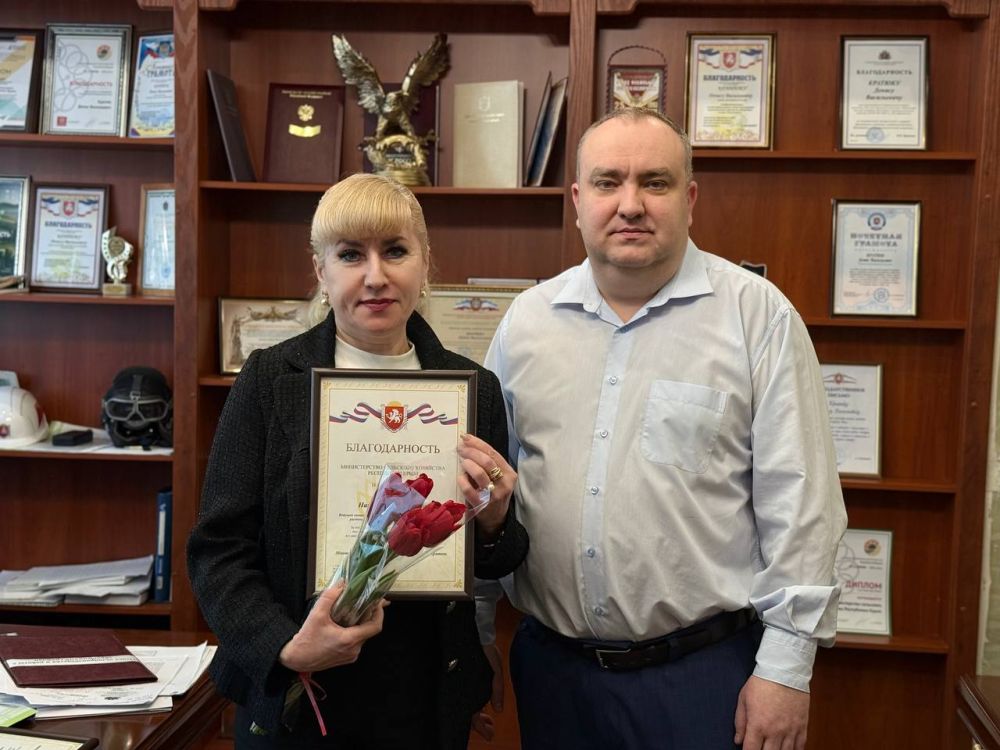 В связи с празднованием «Международного женского дня» поздравил сотрудников за добросовестный труд, ответственное исполнение должностных обязанностей и плодотворную работу В связи с празднованием «Международного женского дня» поздравил сотрудников за добросовестный труд, ответственное исполнение должностных обязанностей и плодотворную работу