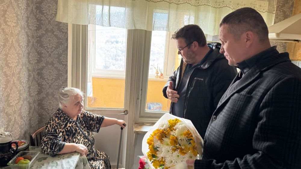 Галина Огнёва: Продолжаем вручать юбилейные медали жителям Алуштинского муниципалитета, которые прошли сложный путь военного времени, приближая День Великой Победы своим трудом Галина Огнёва: Продолжаем вручать юбилейные медали жителям Алуштинского муниципалитета, которые прошли сложный путь военного времени, приближая День Великой Победы своим трудом