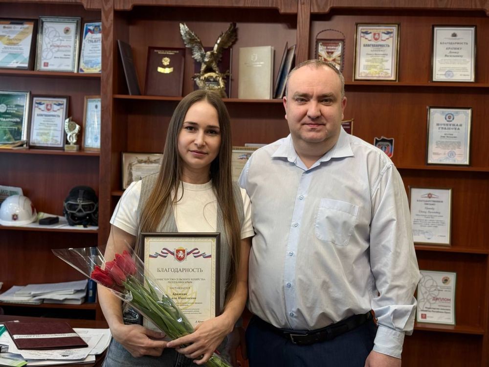 В связи с празднованием «Международного женского дня» поздравил сотрудников за добросовестный труд, ответственное исполнение должностных обязанностей и плодотворную работу В связи с празднованием «Международного женского дня» поздравил сотрудников за добросовестный труд, ответственное исполнение должностных обязанностей и плодотворную работу