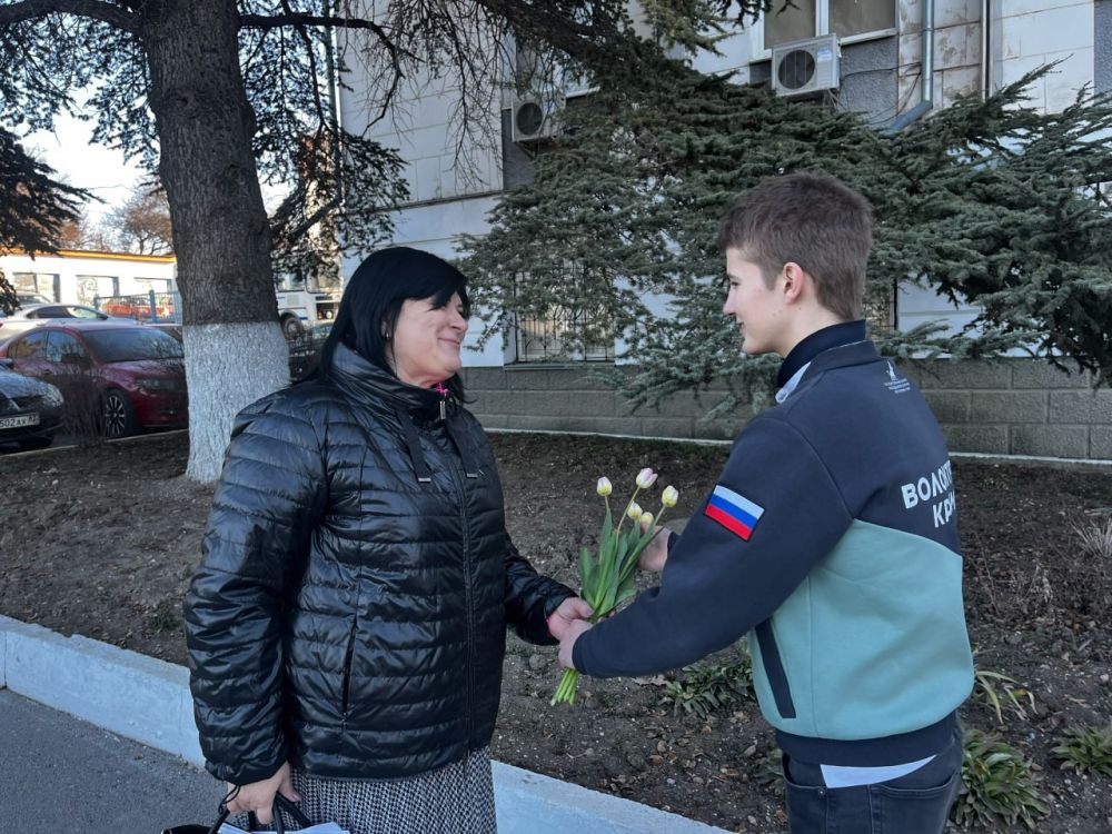 Анжелика Ястребова: Ребята-волонтеры, молодежный совет, вы знаете как создать праздничное настроение! От души благодарю за приятный сюрприз для всех женщин нашего коллектива! Наша молодежь самая креативная, позитивная -... Анжелика Ястребова: Ребята-волонтеры, молодежный совет, вы знаете как создать праздничное настроение! От души благодарю за приятный сюрприз для всех женщин нашего коллектива! Наша молодежь самая креативная, позитивная -...