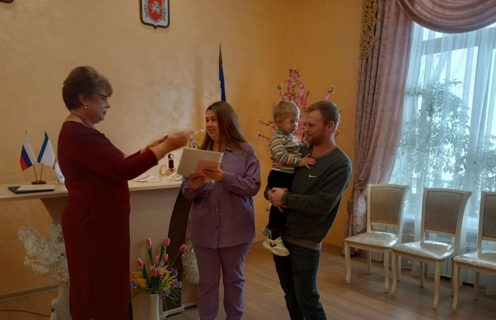 Сегодня мы расскажем о блоке мероприятий отделов ЗАГС Крыма, посвящённом прекрасному празднику Международному женскому дню. Сегодня мы расскажем о блоке мероприятий отделов ЗАГС Крыма, посвящённом прекрасному празднику Международному женскому дню.