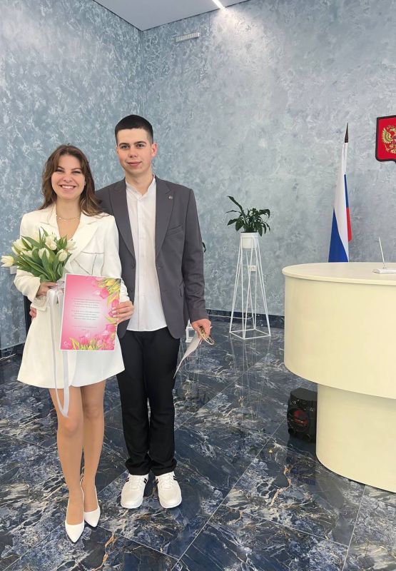 Отдел ЗАГС города Симферополя к празднику 8 Марта зарегистрировал брак 24 пар влюблённых Отдел ЗАГС города Симферополя к празднику 8 Марта зарегистрировал брак 24 пар влюблённых